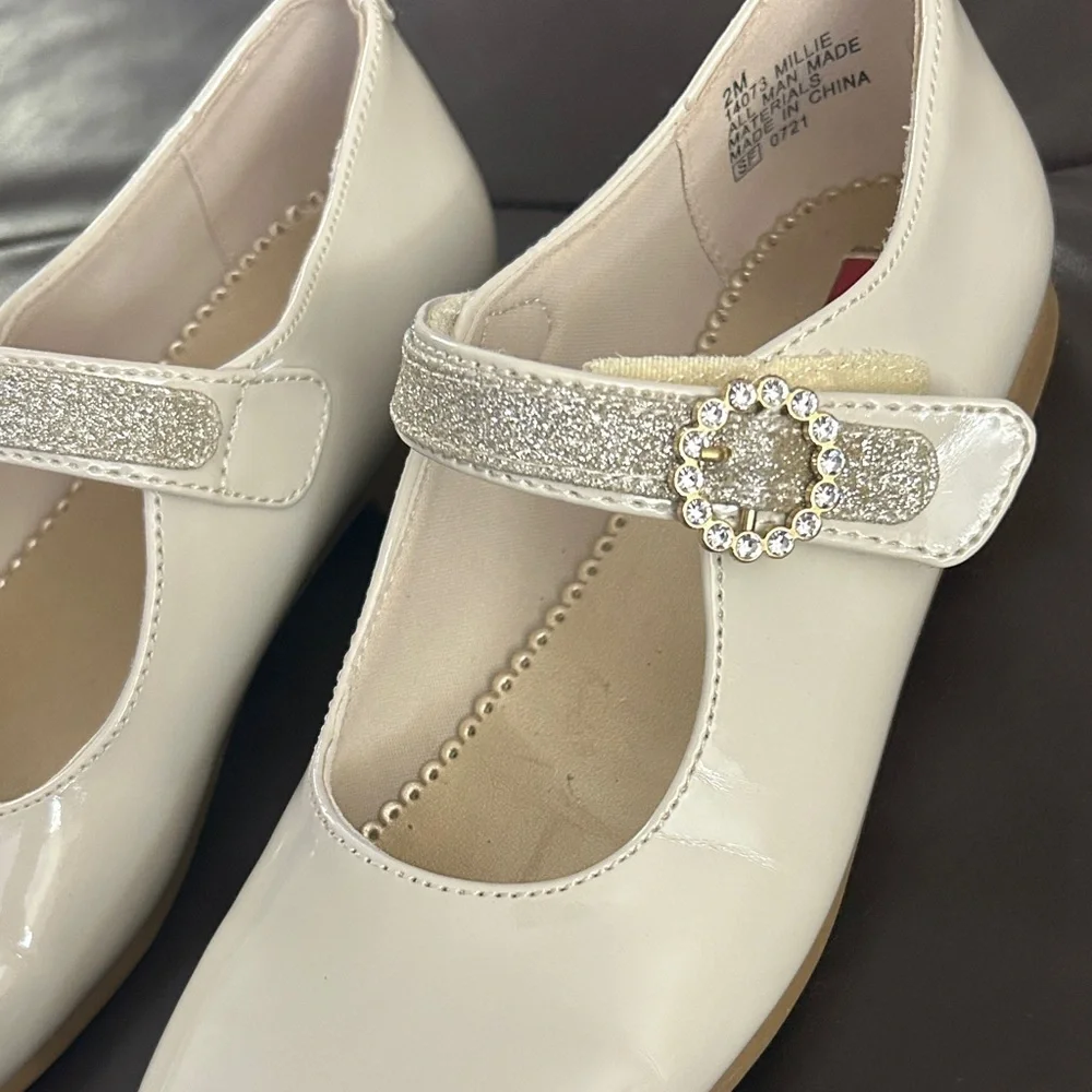 Rachel Shoes Cream Patent Mary Jane with Rhinestone Buckle size 2